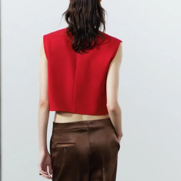 🎈SALE 🎈 ZARA WOMAN COLLECTION Sleeveless vest top with round neck. - Picture 9 of 10